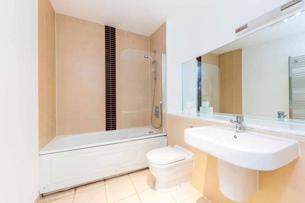 2 Bed Executive Apartment Next To Liverpool Street Free Wifi By City Stay Aparts London