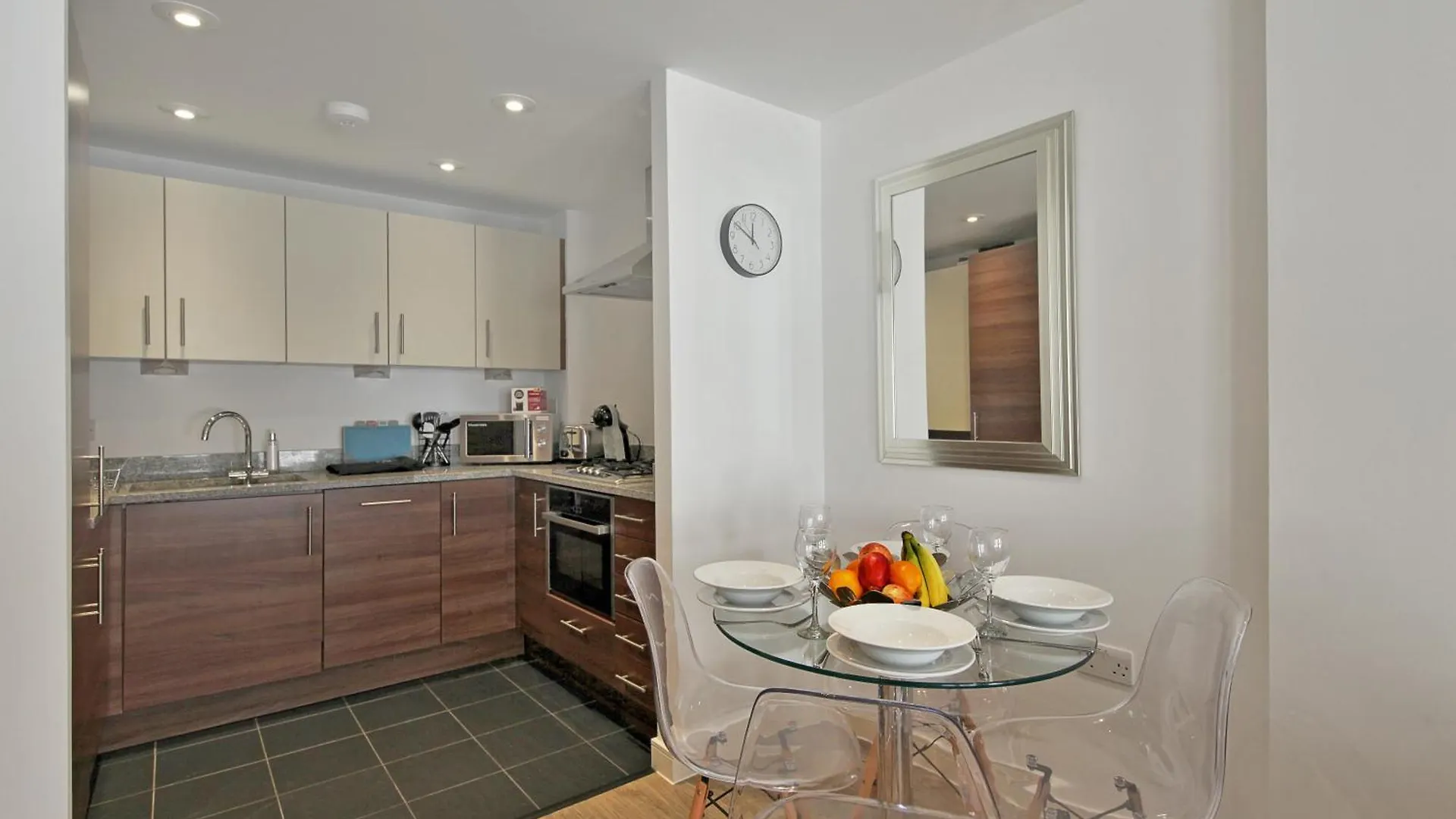 2 Bed Executive Apartment Next To Liverpool Street Free Wifi By City Stay Aparts Λονδίνο