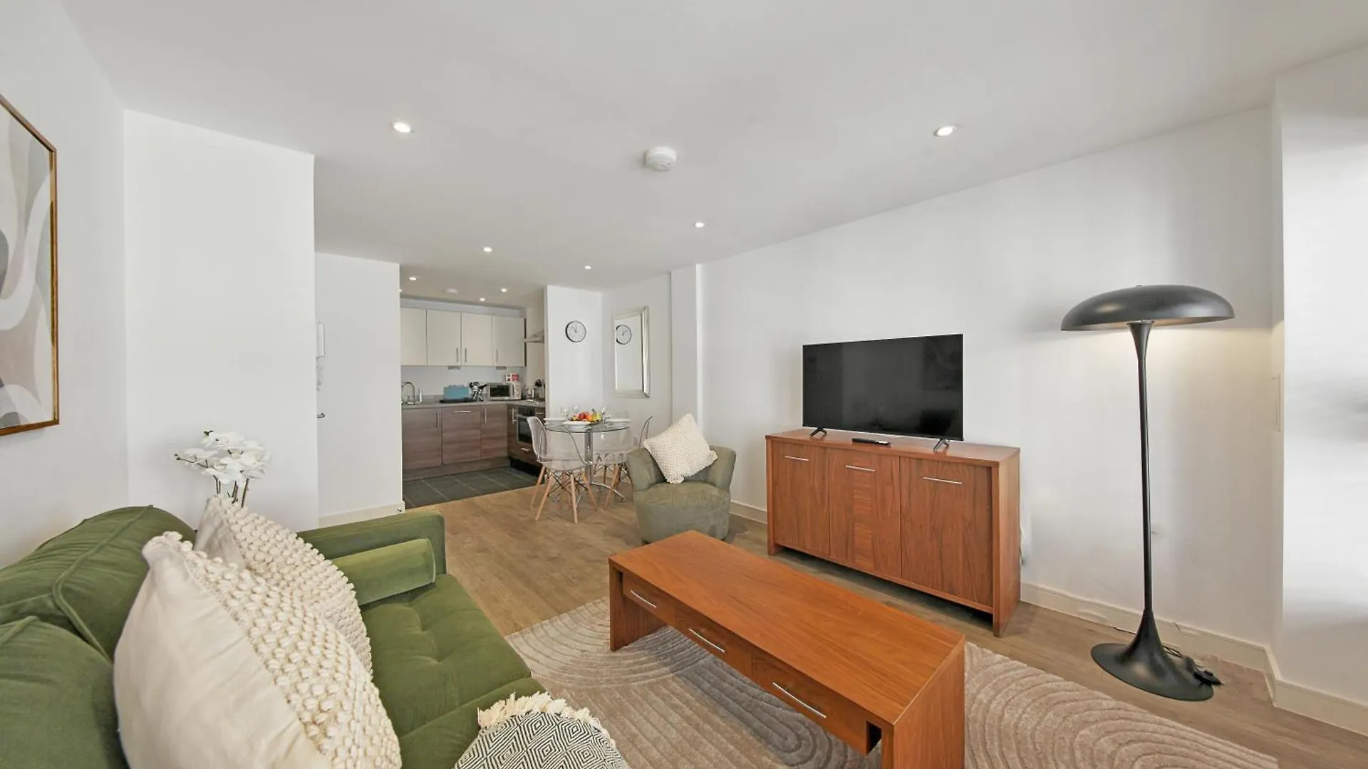 2 Bed Executive Apartment Next To Liverpool Street Free Wifi By City Stay Aparts Λονδίνο